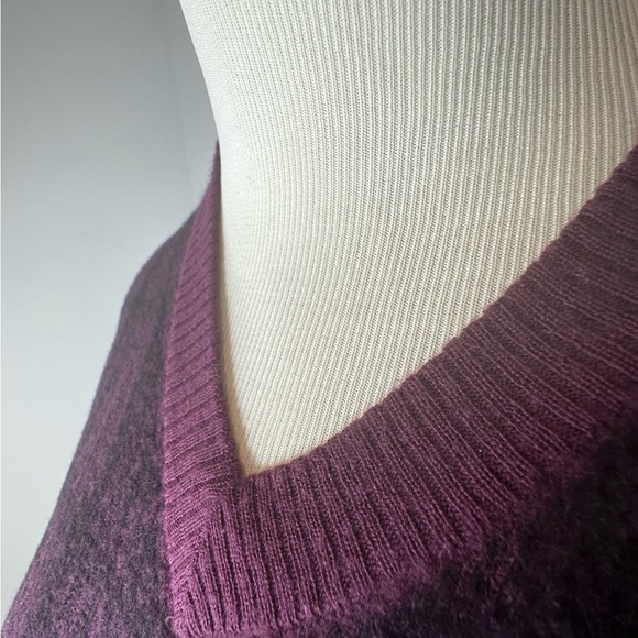 Armani Exchange Purple Cashmere V-Neck Sweater US M - Picture 3 of 5